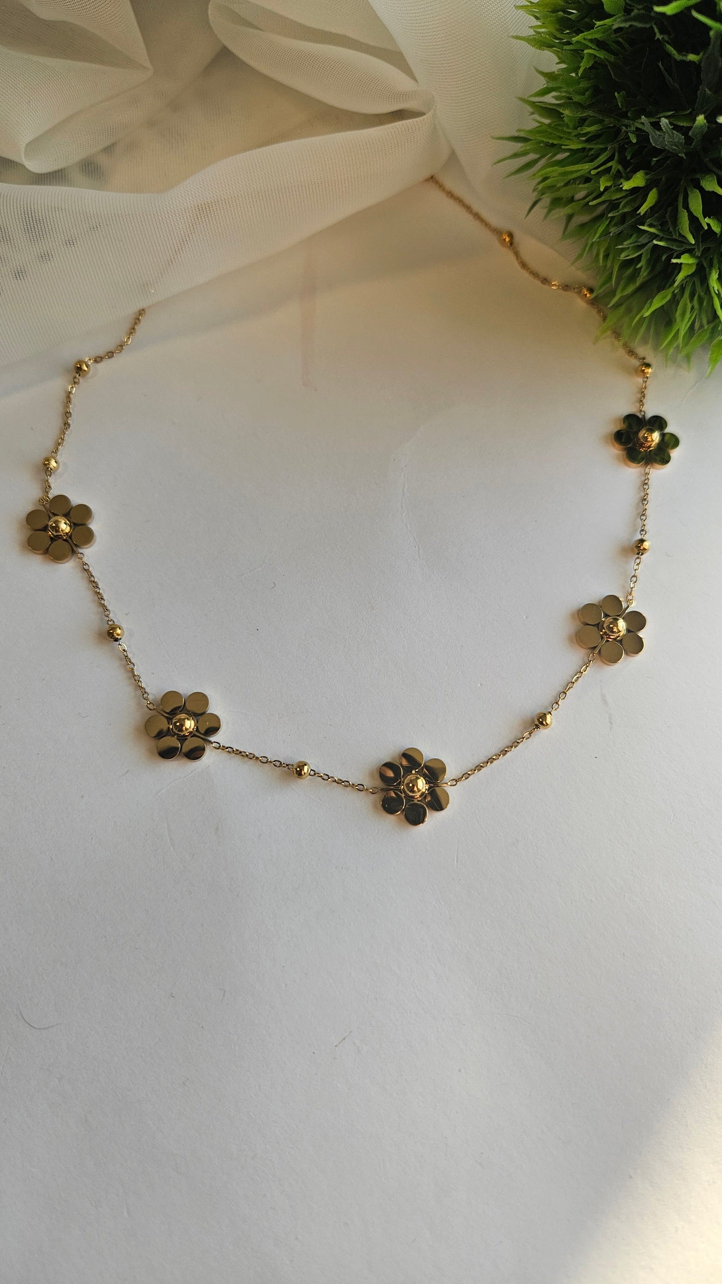 Iris necklace