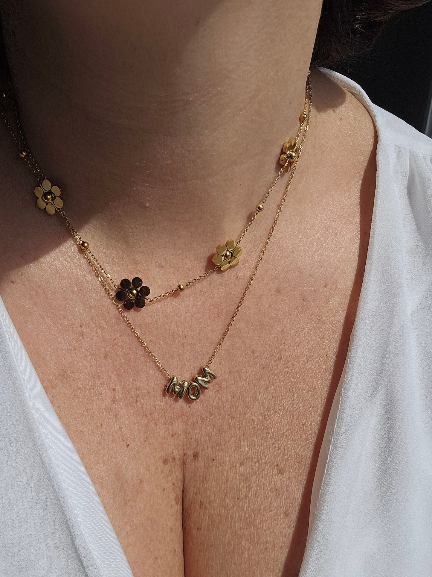 Iris necklace